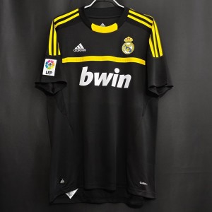 Real Madrid Men Goalkeeper Retro Soccer Jersey 2011