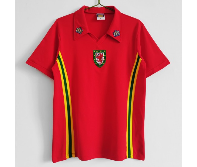 Wales Men Home Retro Soccer Jersey 1976