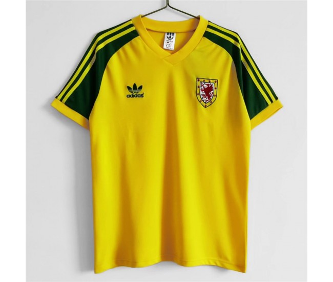 Wales Men Away Retro Soccer Jersey 1982